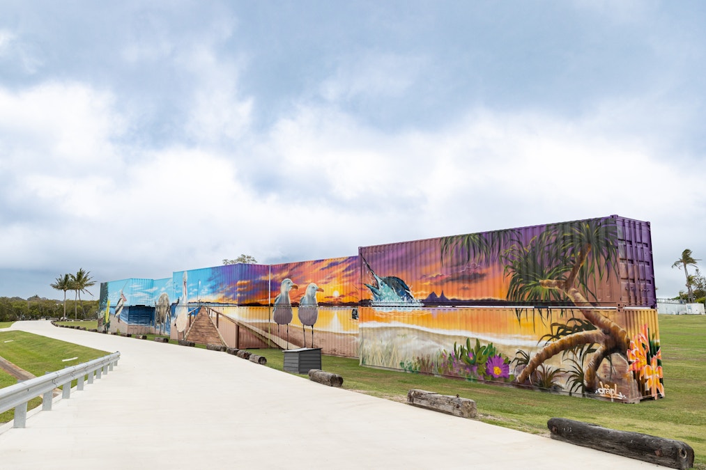 "Amazing" mural brushes up barrier